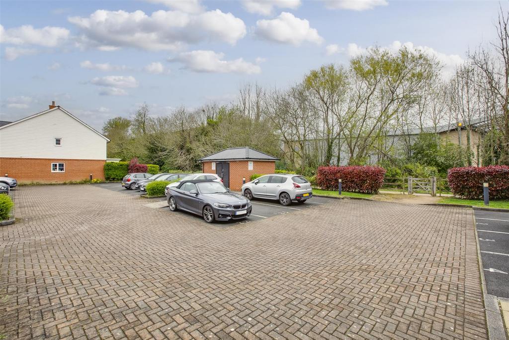 36 Penhurst House, Sierra Road, HP11 1 GY-11.jpg