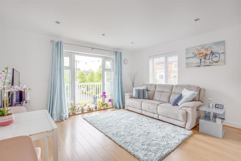 36 Penhurst House, Sierra Road, HP11 1 GY-7.jpg