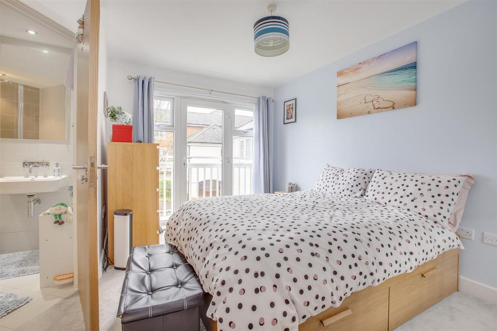 36 Penhurst House, Sierra Road, HP11 1 GY-1.jpg
