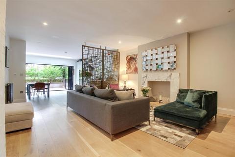 3 bedroom flat for sale, Fitzjohns Avenue, Hampstead