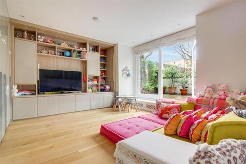 3 bedroom flat for sale, Fitzjohns Avenue