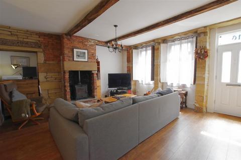 16 Blackwall, Halifax, HX1 2BE