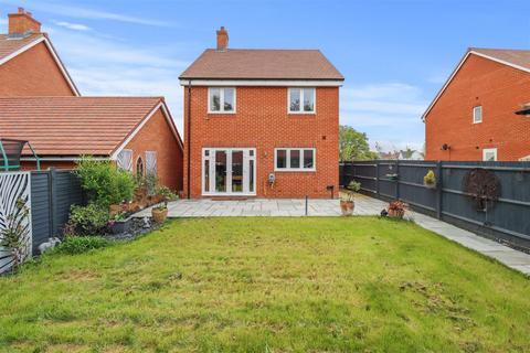 4 bedroom detached house for sale, Magnolia Close, Hellingly