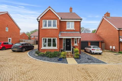 4 bedroom detached house for sale, Magnolia Close, Hellingly