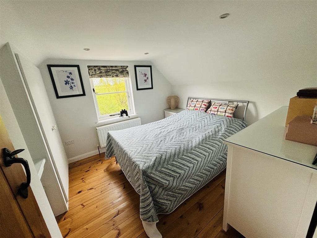 Bedroom...jpg