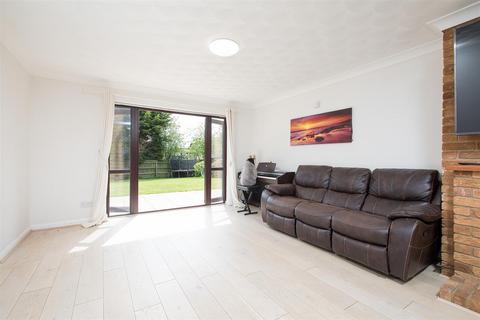 4 bedroom detached house for sale, White Delves, Wellingborough
