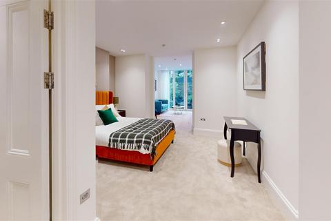 3 bedroom flat to rent, Halkin Street, Belgravia