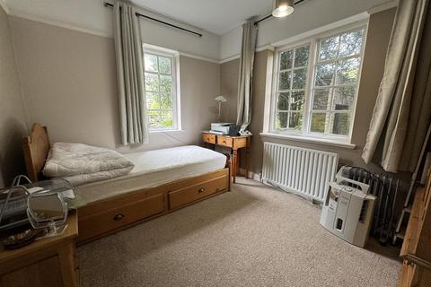 8, Tudor Court Castle Way, Feltham, TW13 7QQ