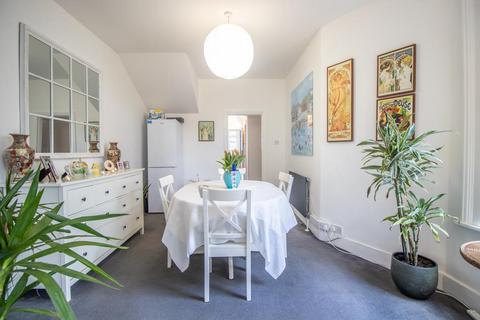 2 bedroom flat for sale, Ceylon Road, Westcliff-on-Sea SS0