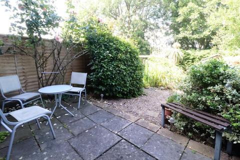 30 Chestnut Square, Leamington Spa, CV32 7UW