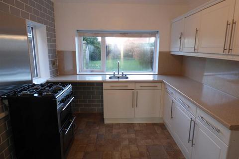 3 bedroom semi-detached house to rent, Skillings Lane, Brough