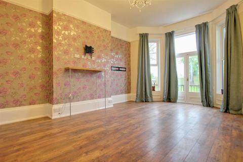 6 bedroom house to rent, Newland Park, Hull