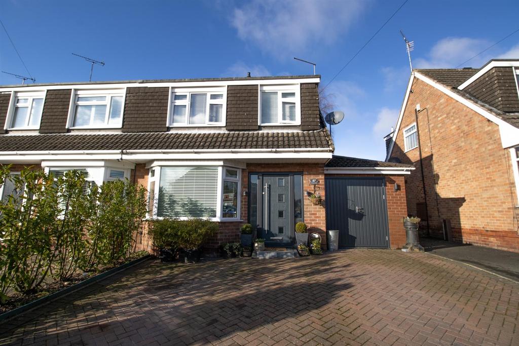Elmwood Drive, StokeOnTrent ST11 3 bed semidetached house for sale £250,000