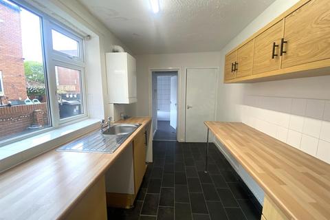 2 bedroom apartment to rent, Brinkburn Street, Wallsend