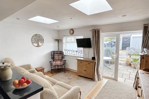 5 Coronation Terrace, Blackwater, Truro, TR4 8SY