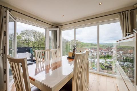 5 bedroom detached house for sale, Darnes Avenue, Pye Nest, Halifax