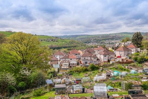 5 bedroom detached house for sale, Darnes Avenue, Pye Nest, Halifax