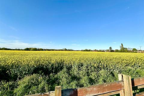 3 bedroom detached bungalow for sale, Cargate Lane, Upton NR13