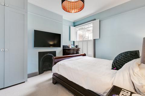 2 bedroom flat to rent, Bickley Street, SW17