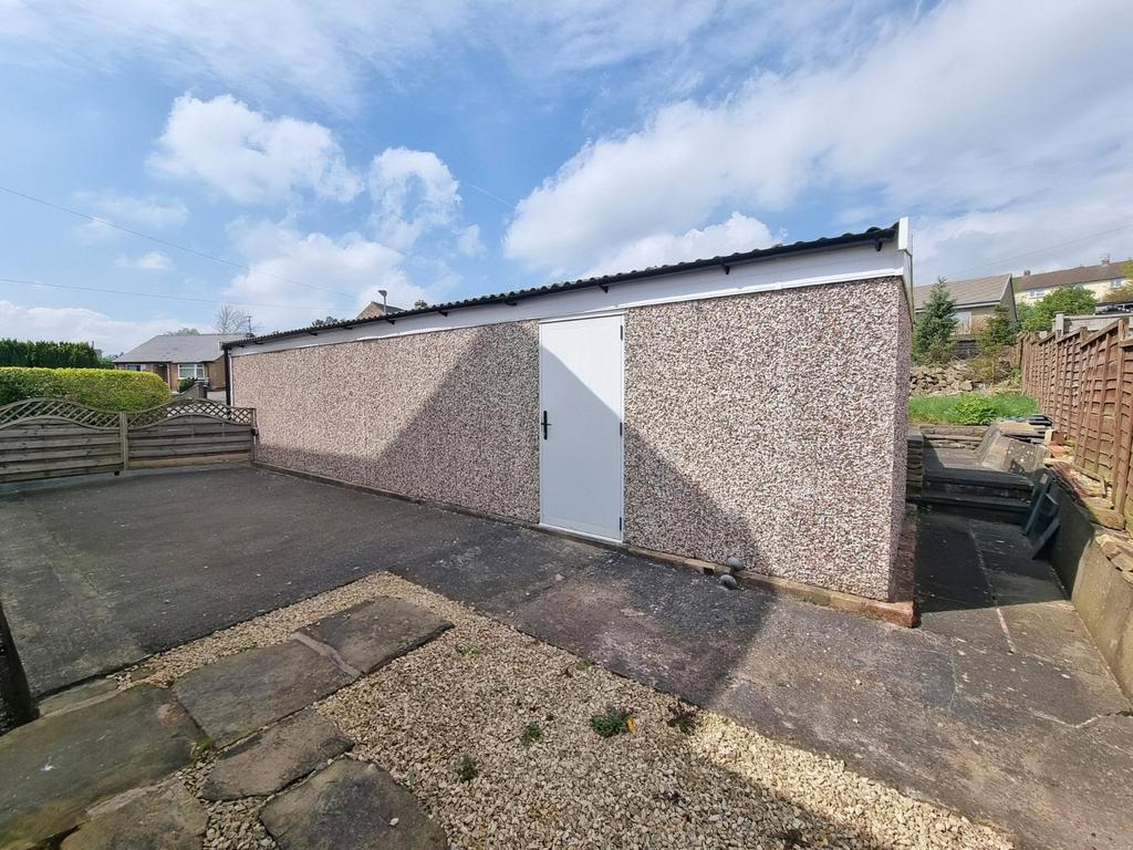 Garage/Outbuilding