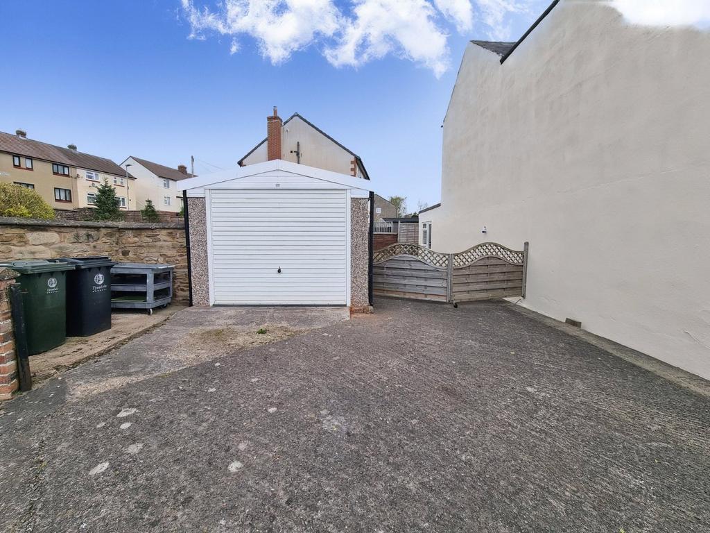 Garage/Outbuilding