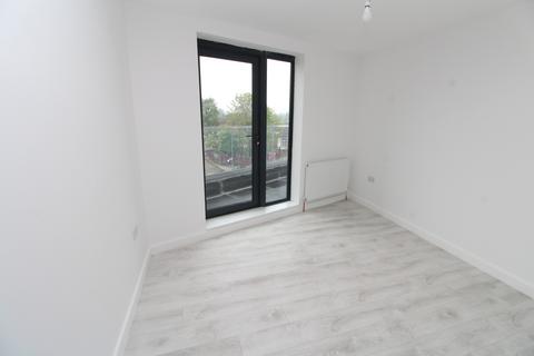 2 bedroom apartment to rent, Central Avenue, Welling, DA16