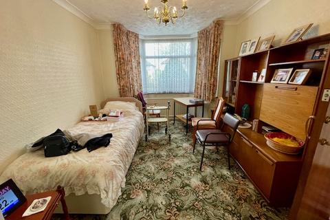 3 bedroom semi-detached house for sale, Fairholme Road, Hodge Hill, Birmingham, West Midlands, B36
