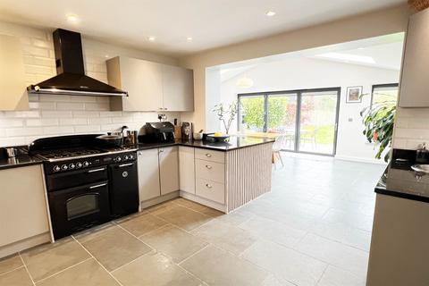 21 Loder Drive, Hereford, HR1 1DS