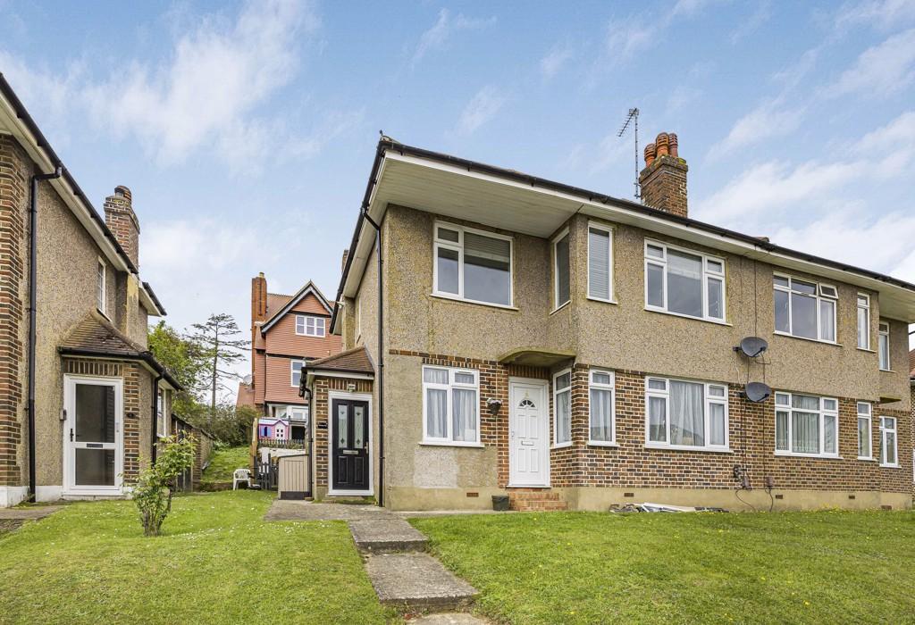 Mount Court, West Wickham, Kent 2 bed for sale £300,000