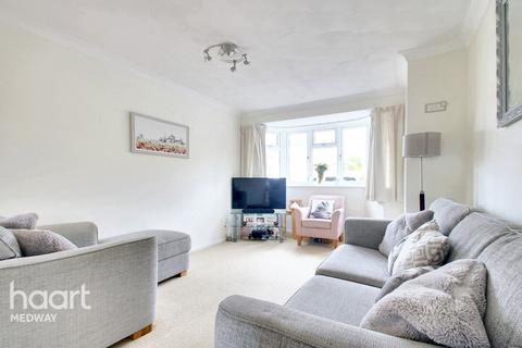 2 bedroom end of terrace house for sale, Bristol Close, Rochester