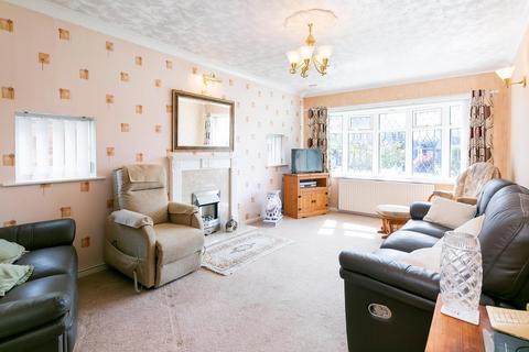 3 bedroom detached bungalow for sale, The Manor Beeches, Dunnington, York, YO19 5PX