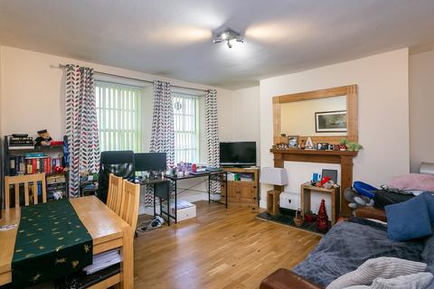 1a, Bulls Close, 100 Canongate, Edinburgh, EH8 8DD