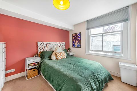 3 bedroom flat for sale, Eardley Road, Furzedown, SW16