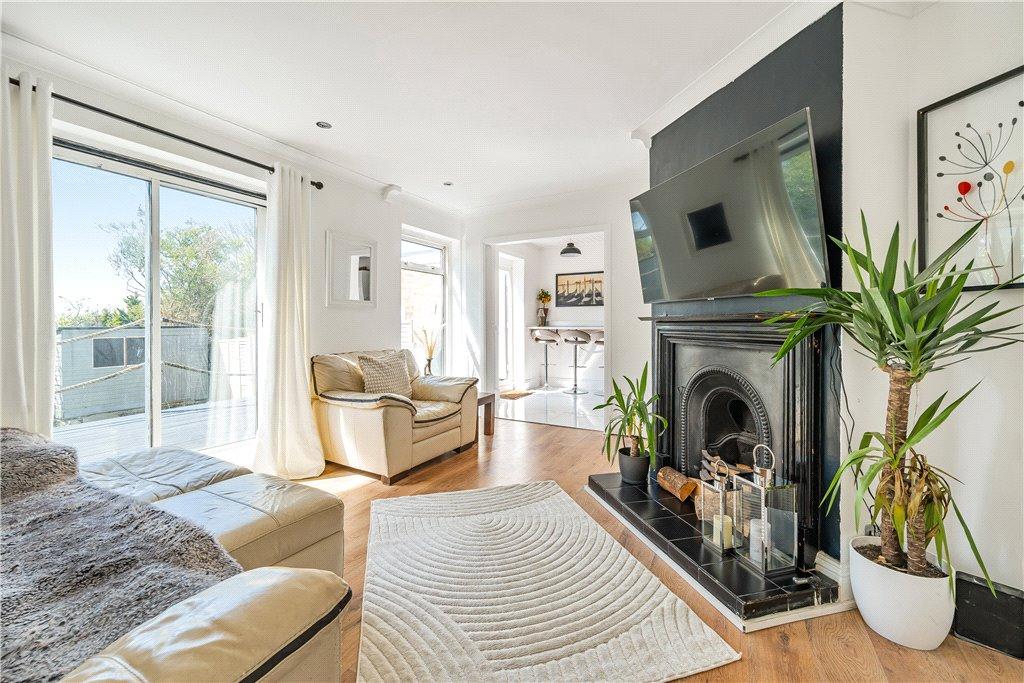 Langley Crescent, Brighton, East Sussex 3 bed end of terrace house for