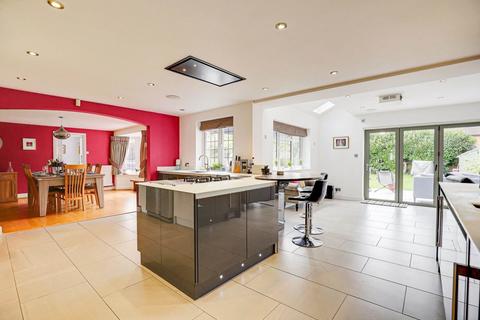 4 bedroom detached house for sale, Ilkley Road, Caversham Heights