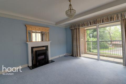 3 bedroom maisonette for sale, Calumet Reynolds Road, Beaconsfield