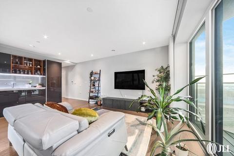 2 bedroom flat to rent, Glasshouse Gardens London E20