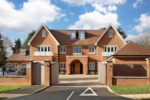 2 bedroom apartment to rent, Amersham Road, Beaconsfield, HP9