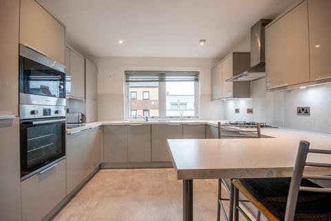 3 bedroom flat to rent, 2757L – Sienna Gardens, Edinburgh, EH9 1PQ