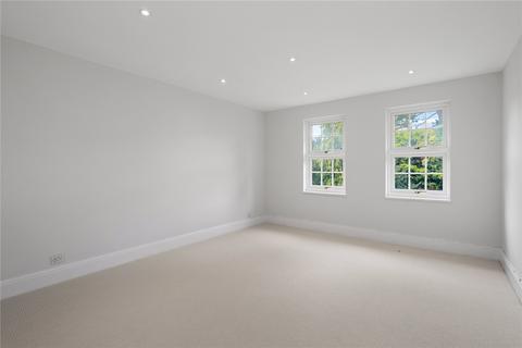 11 Burleigh Park, Cobham, KT11 2DU