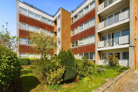 2 bedroom flat for sale, Wellington Court, Grand Avenue, Worthing, BN11