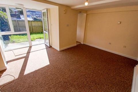 1 bedroom ground floor flat to rent, Ellacombe Church Road, Torquay, Devon, TQ1 1LN