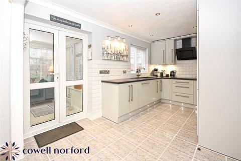4 bedroom detached house for sale, Heywood, Rochdale OL10