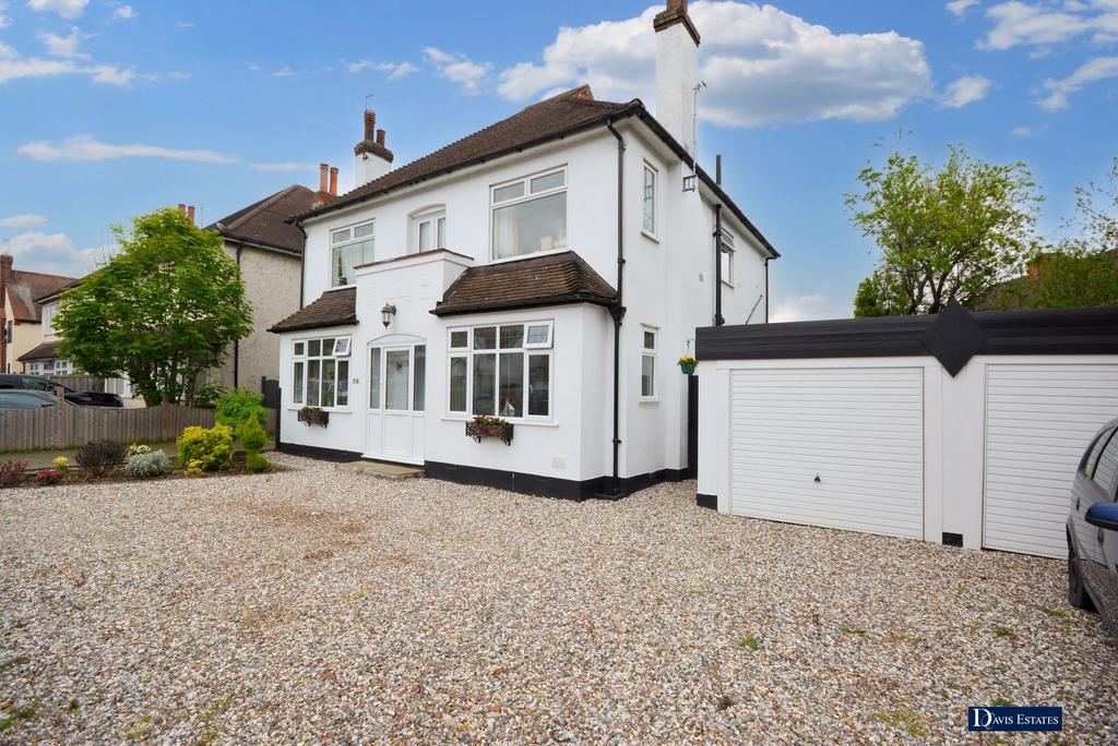 Squirrels Heath Road, Harold Wood, Romford, RM3 2 bed for sale £395,000