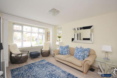 28 Squirrels Heath Road, Romford, RM3 0LJ