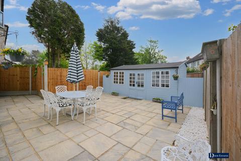 28 Squirrels Heath Road, Romford, RM3 0LJ