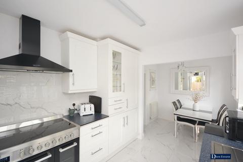 28 Squirrels Heath Road, Romford, RM3 0LJ