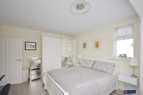 28 Squirrels Heath Road, Romford, RM3 0LJ