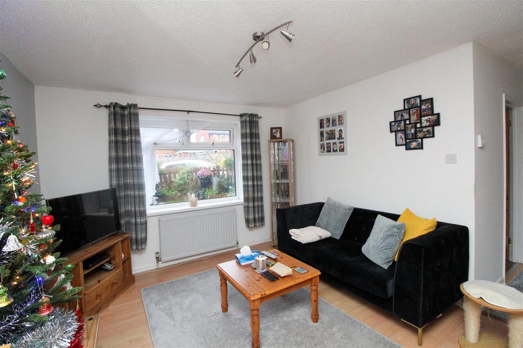 Chestnut Drive, Kingsteignton 2 bed end of terrace house to rent £875