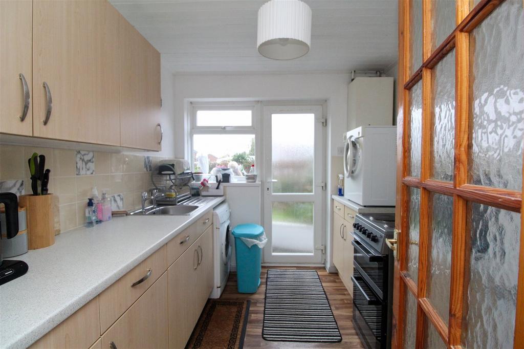 Chestnut Drive, Kingsteignton 2 bed end of terrace house to rent £875